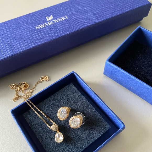 Swarovski Necklace and Earring Gold Set